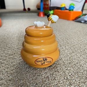 Little honey pot